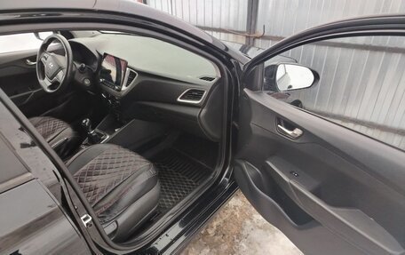 Hyundai Solaris II рестайлинг, 2017 год, 1 150 000 рублей, 11 фотография