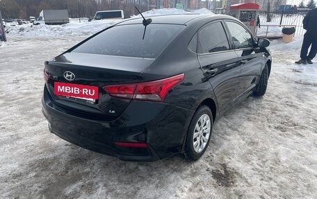 Hyundai Solaris II рестайлинг, 2017 год, 1 150 000 рублей, 3 фотография