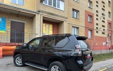 Toyota Land Cruiser Prado 150 рестайлинг 2, 2017 год, 4 300 000 рублей, 6 фотография