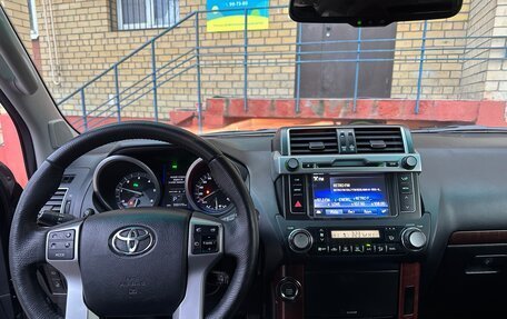 Toyota Land Cruiser Prado 150 рестайлинг 2, 2017 год, 4 300 000 рублей, 25 фотография