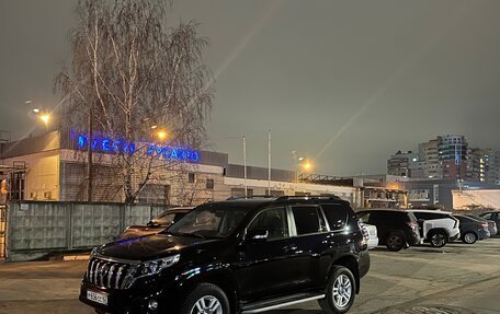 Toyota Land Cruiser Prado 150 рестайлинг 2, 2017 год, 4 300 000 рублей, 17 фотография