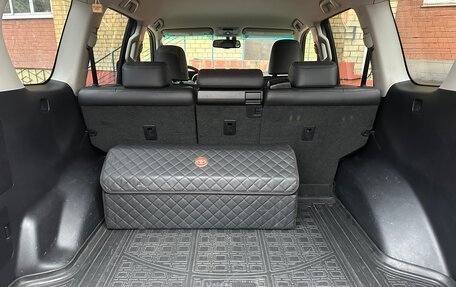 Toyota Land Cruiser Prado 150 рестайлинг 2, 2017 год, 4 300 000 рублей, 36 фотография