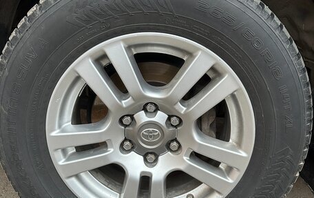 Toyota Land Cruiser Prado 150 рестайлинг 2, 2017 год, 4 300 000 рублей, 38 фотография