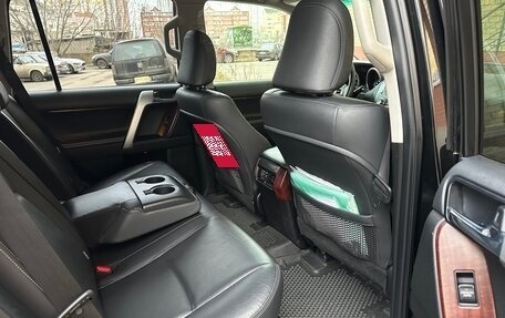 Toyota Land Cruiser Prado 150 рестайлинг 2, 2017 год, 4 300 000 рублей, 31 фотография