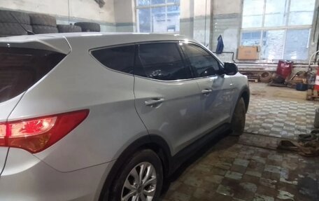 Hyundai Santa Fe III рестайлинг, 2013 год, 1 550 000 рублей, 2 фотография
