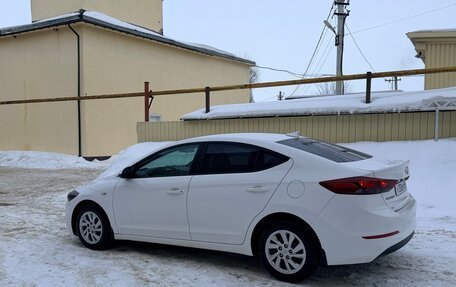 Hyundai Elantra VI рестайлинг, 2017 год, 1 200 000 рублей, 6 фотография