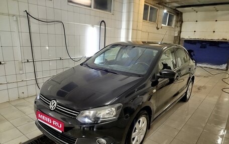 Volkswagen Polo VI (EU Market), 2011 год, 700 000 рублей, 1 фотография