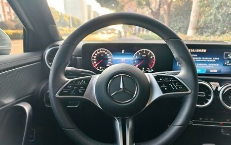 Mercedes-Benz A-Класс, 2025 год, 2 500 000 рублей, 9 фотография