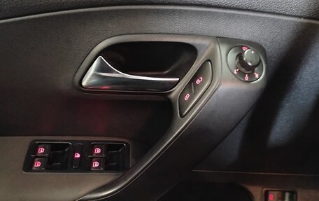 Volkswagen Polo VI (EU Market), 2011 год, 700 000 рублей, 10 фотография