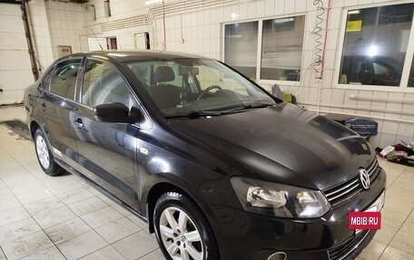 Volkswagen Polo VI (EU Market), 2011 год, 700 000 рублей, 2 фотография