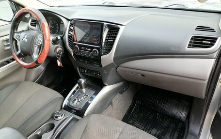 Mitsubishi L200 IV рестайлинг, 2017 год, 2 299 000 рублей, 10 фотография