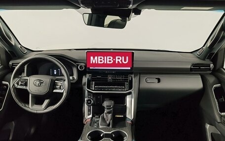 Toyota Land Cruiser, 2025 год, 17 300 000 рублей, 14 фотография