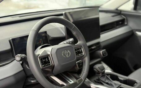 Toyota RAV4, 2025 год, 5 500 000 рублей, 17 фотография