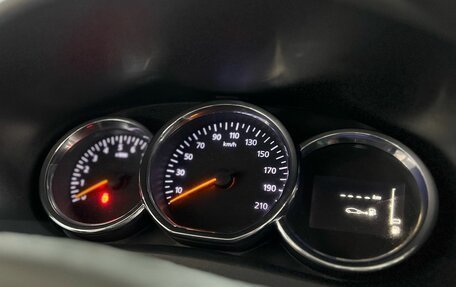 Renault Logan II, 2019 год, 849 900 рублей, 13 фотография