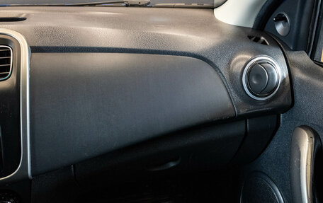 Renault Logan II, 2016 год, 799 000 рублей, 8 фотография