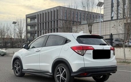 Honda Vezel, 2022 год, 1 618 000 рублей, 2 фотография