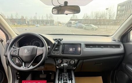 Honda Vezel, 2022 год, 1 618 000 рублей, 9 фотография