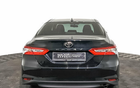 Toyota Camry, 2021 год, 2 990 000 рублей, 5 фотография