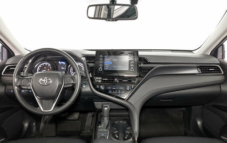 Toyota Camry, 2021 год, 2 990 000 рублей, 10 фотография