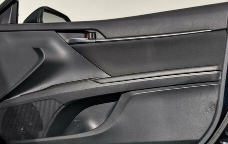 Toyota Camry, 2021 год, 2 990 000 рублей, 21 фотография