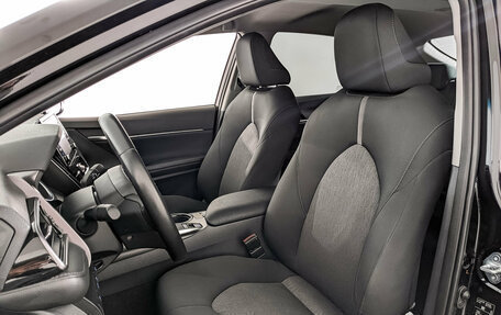 Toyota Camry, 2021 год, 2 990 000 рублей, 16 фотография