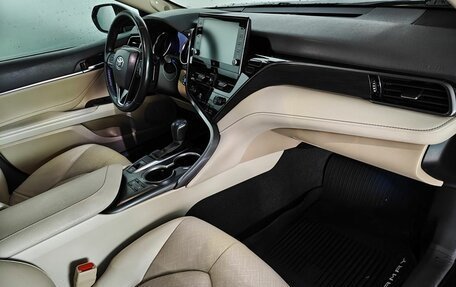 Toyota Camry, 2022 год, 3 570 000 рублей, 9 фотография