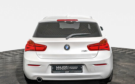 BMW 1 серия, 2018 год, 1 850 000 рублей, 6 фотография