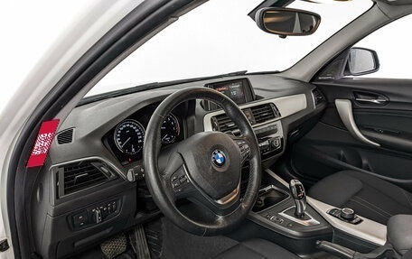 BMW 1 серия, 2018 год, 1 850 000 рублей, 15 фотография