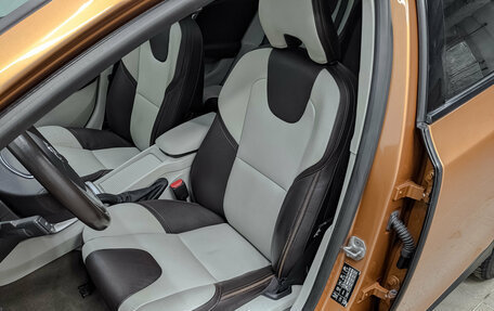 Volvo V40 II рестайлинг, 2014 год, 1 599 000 рублей, 12 фотография