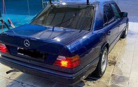 Mercedes-Benz E-Класс, 1992 год, 320 000 рублей, 3 фотография