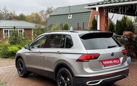 Volkswagen Tiguan II, 2021 год, 4 200 000 рублей, 3 фотография