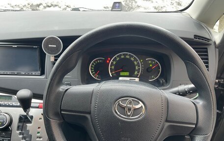 Toyota ISis I, 2013 год, 1 550 000 рублей, 11 фотография