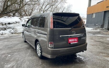 Toyota ISis I, 2013 год, 1 550 000 рублей, 6 фотография