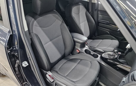 KIA Soul II рестайлинг, 2019 год, 1 990 000 рублей, 22 фотография