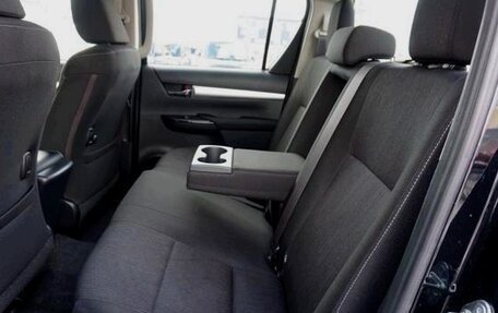 Toyota Hilux VIII, 2022 год, 3 856 000 рублей, 17 фотография