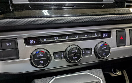 Volkswagen Multivan T6 рестайлинг, 2020 год, 5 000 000 рублей, 21 фотография