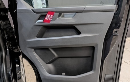 Volkswagen Multivan T6 рестайлинг, 2020 год, 5 000 000 рублей, 24 фотография