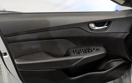 Hyundai Solaris II рестайлинг, 2019 год, 1 300 000 рублей, 18 фотография