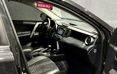 Toyota RAV4, 2015 год, 2 420 000 рублей, 14 фотография