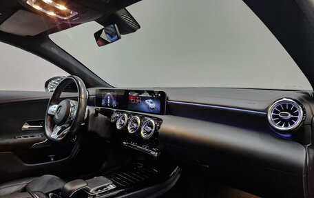 Mercedes-Benz CLA, 2019 год, 3 130 000 рублей, 12 фотография