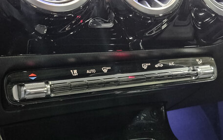 Mercedes-Benz CLA, 2019 год, 3 130 000 рублей, 29 фотография