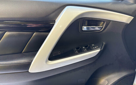 Mitsubishi Pajero Sport III рестайлинг, 2018 год, 2 699 000 рублей, 18 фотография