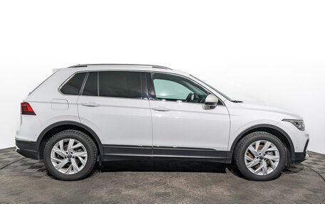 Volkswagen Tiguan II, 2021 год, 3 550 000 рублей, 4 фотография