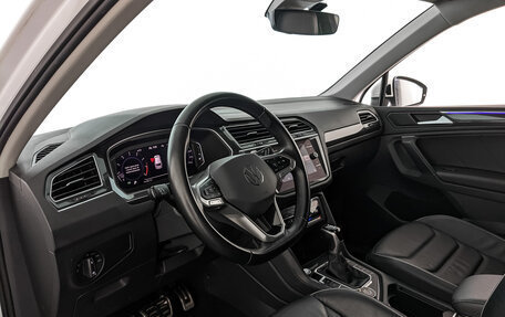 Volkswagen Tiguan II, 2021 год, 3 550 000 рублей, 15 фотография