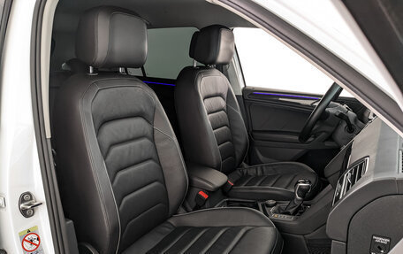 Volkswagen Tiguan II, 2021 год, 3 550 000 рублей, 24 фотография