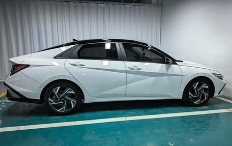 Hyundai Elantra, 2023 год, 1 300 008 рублей, 4 фотография