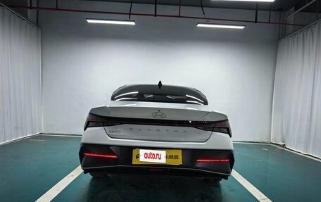 Hyundai Elantra, 2023 год, 1 300 008 рублей, 8 фотография