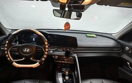 Hyundai Elantra, 2023 год, 1 300 008 рублей, 13 фотография