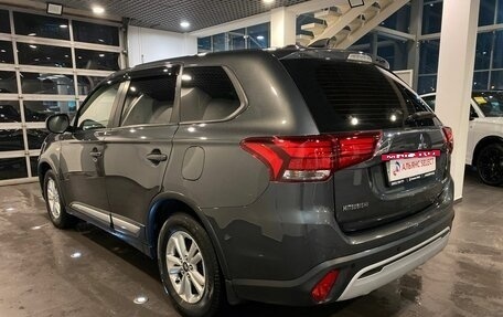 Mitsubishi Outlander III рестайлинг 3, 2018 год, 1 742 000 рублей, 5 фотография