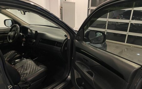 Mitsubishi Outlander III рестайлинг 3, 2018 год, 1 742 000 рублей, 26 фотография